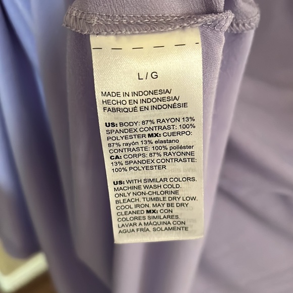 3/$30| 🌸 WHBM Woven Front Long Sleeve Tee - Picture 5 of 6